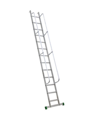 Échelle de meunier aluminium Prima 68° sur fond blanc