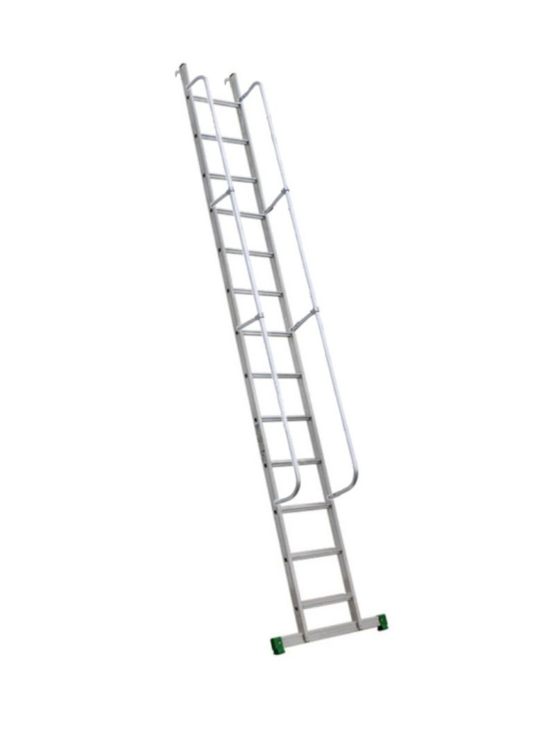 Échelle de meunier aluminium Prima 68° sur fond blanc