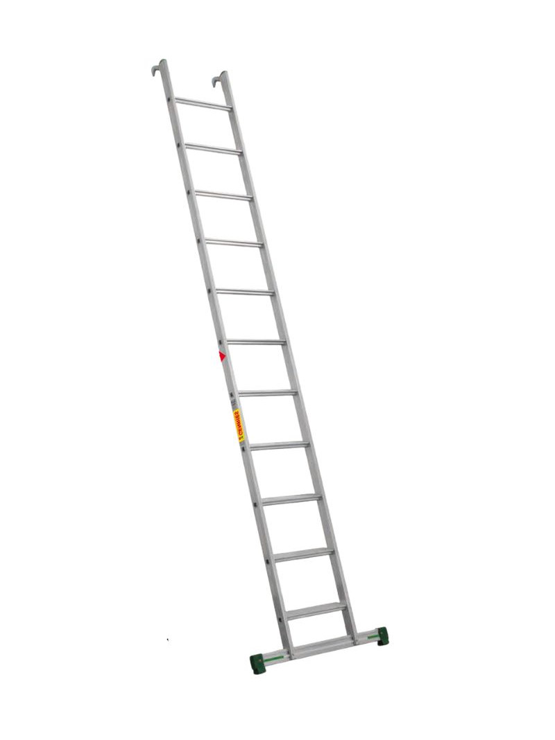 Échelle de meunier aluminium Prima – 68° – avec crochets sur fond blanc