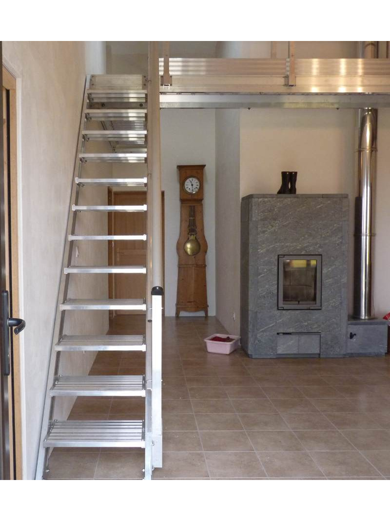 Escalier aluminium 45° avec 1 garde-corps intérieur