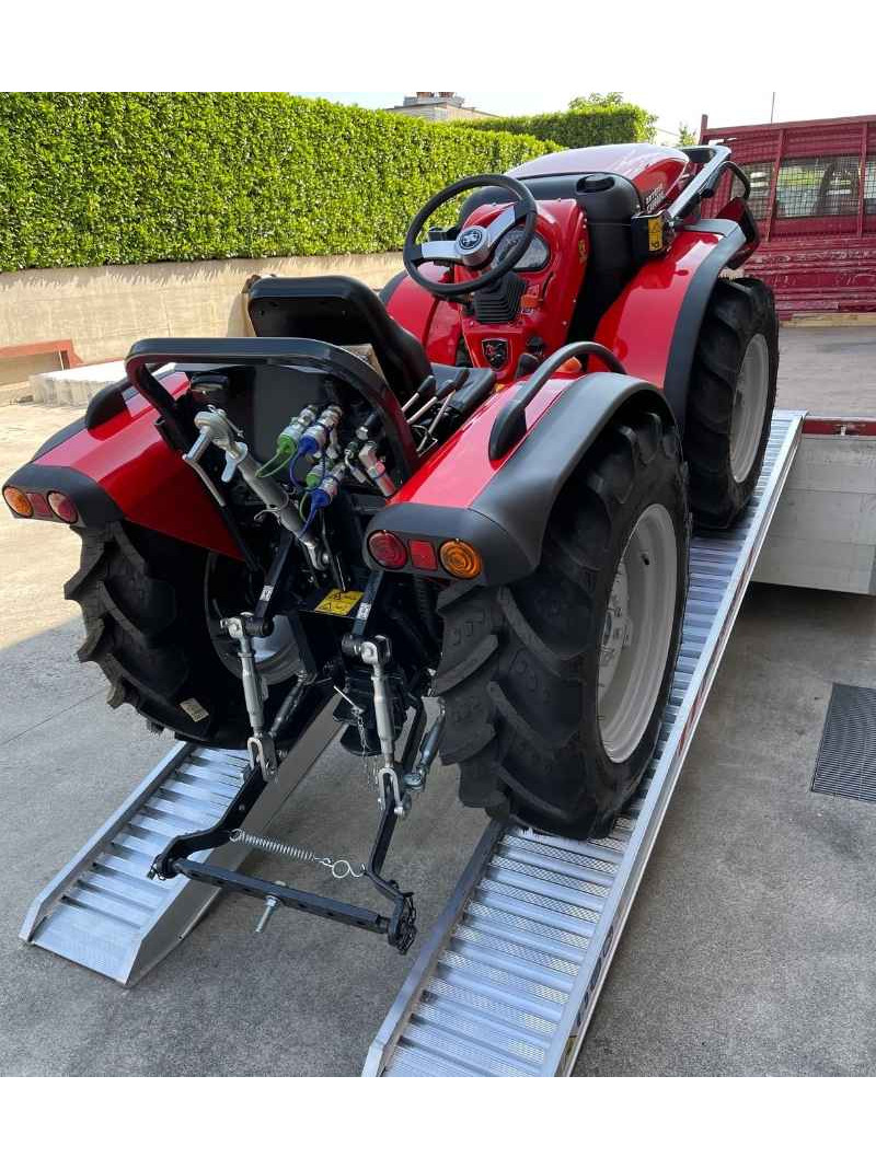 Paire de rampes de chargement M115/125 - jusqu'à 4,5T vue de dos tracteur