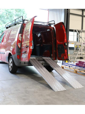 Paire de rampes de chargement HS (largeur 22cm) - jusqu'à 500kg mise en situation