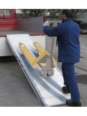 Rampe de chargement logistique MPC - plan large