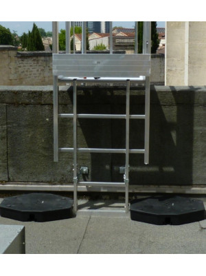 2 plots béton caoutchoutés avec cornières pour sortie passage acrotère